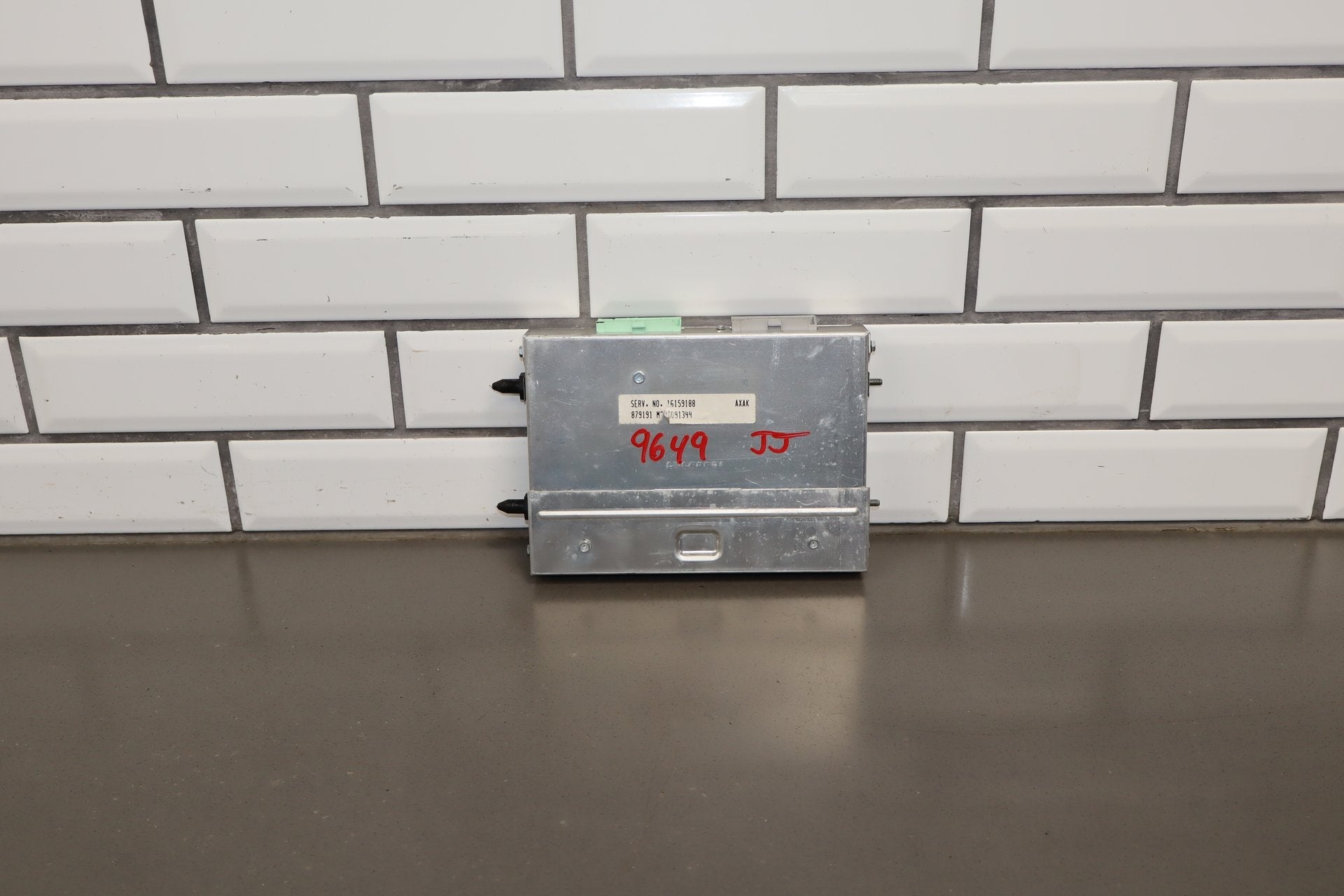 1992-1993 Chevrolet Corvette Chassis Computer 88999216 OEM