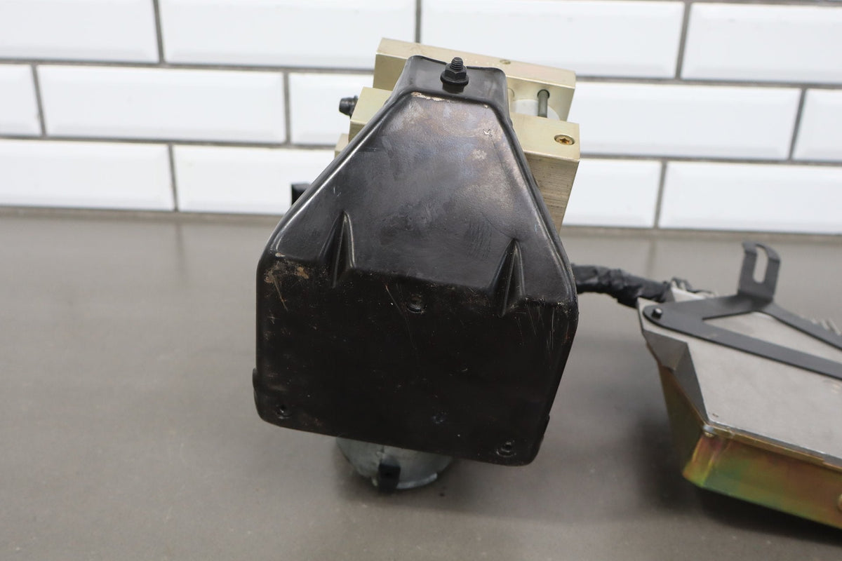 1992-1994 Chevrolet Corvette C4- ABS Brake Unit W Module