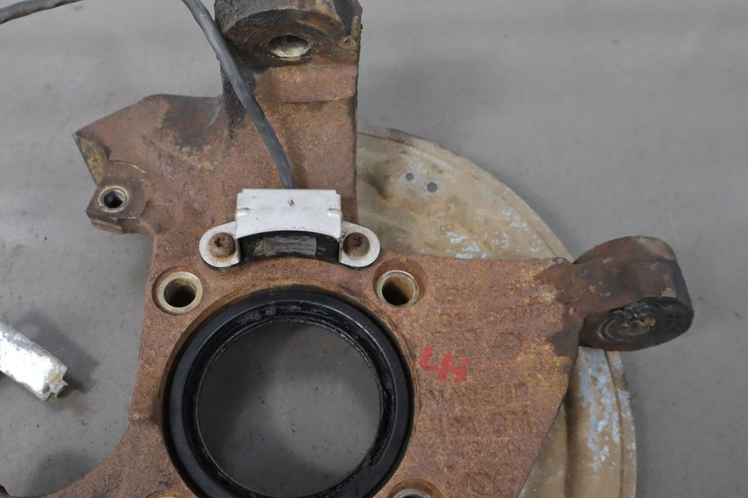 1992 - 1994 Chevrolet Suburban Left Front Spindle 15981178