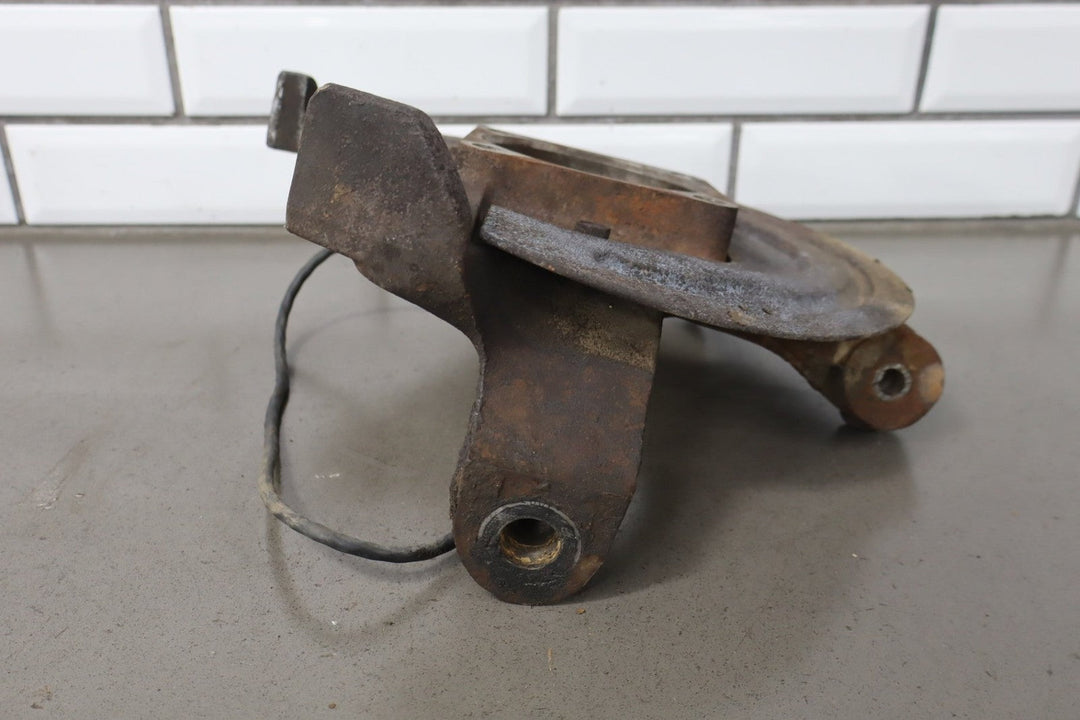 1992 - 1994 Chevrolet Suburban Left Front Spindle 15981178