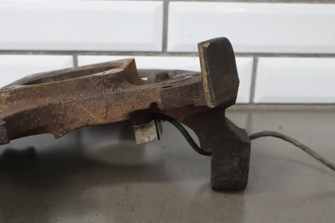 1992 - 1994 Chevrolet Suburban Left Front Spindle 15981178