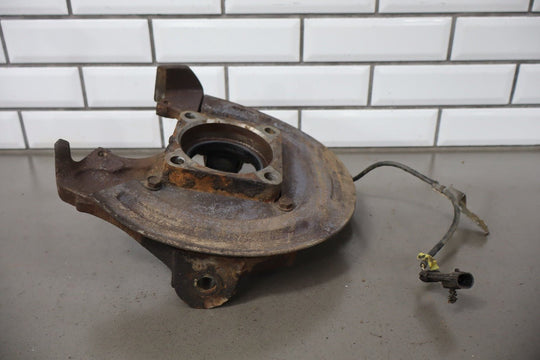 1992 - 1994 Chevrolet Suburban Right Front Spindle 15981178