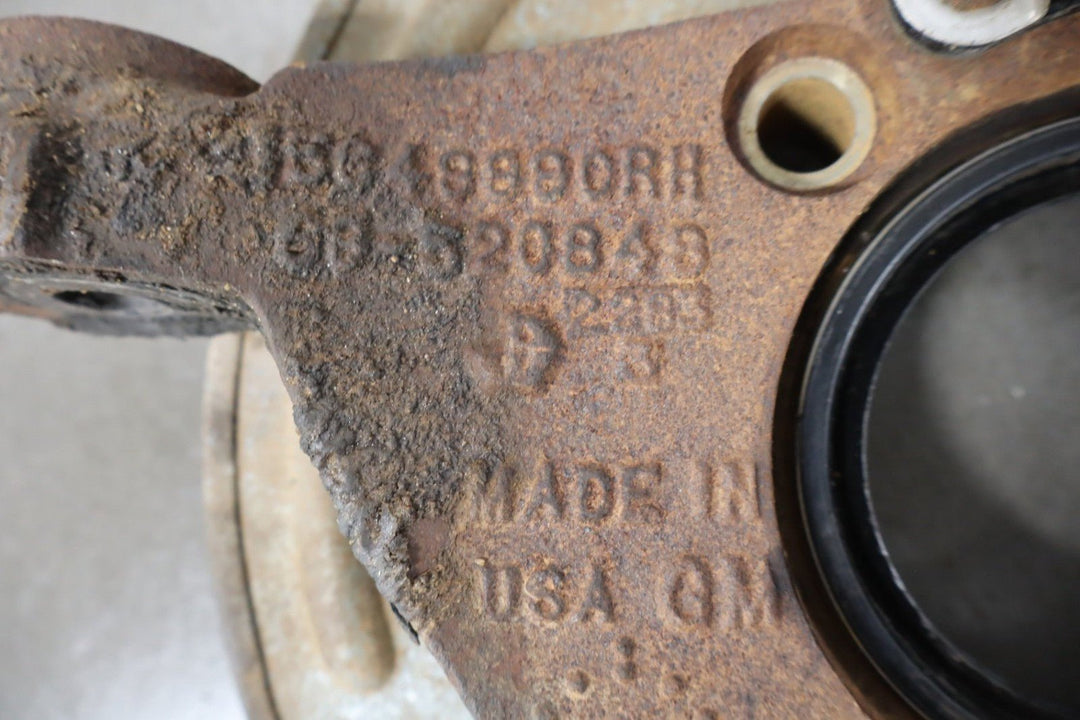 1992 - 1994 Chevrolet Suburban Right Front Spindle 15981178