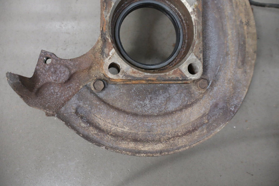 1992 - 1994 Chevrolet Suburban Right Front Spindle 15981178