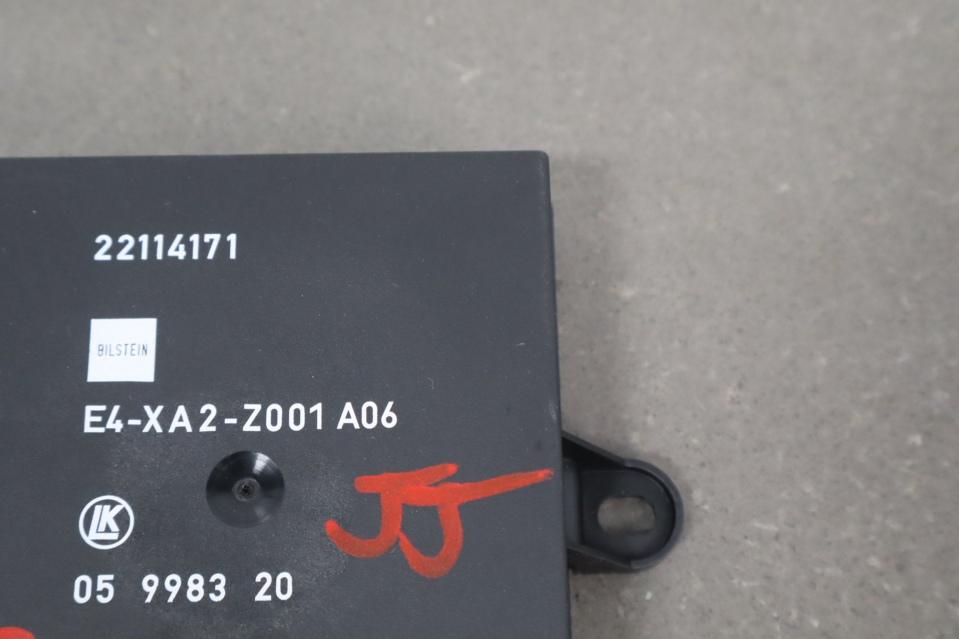 1992-1995 Chevrolet Corvette C4 FX3 Suspension Control Module 22114171