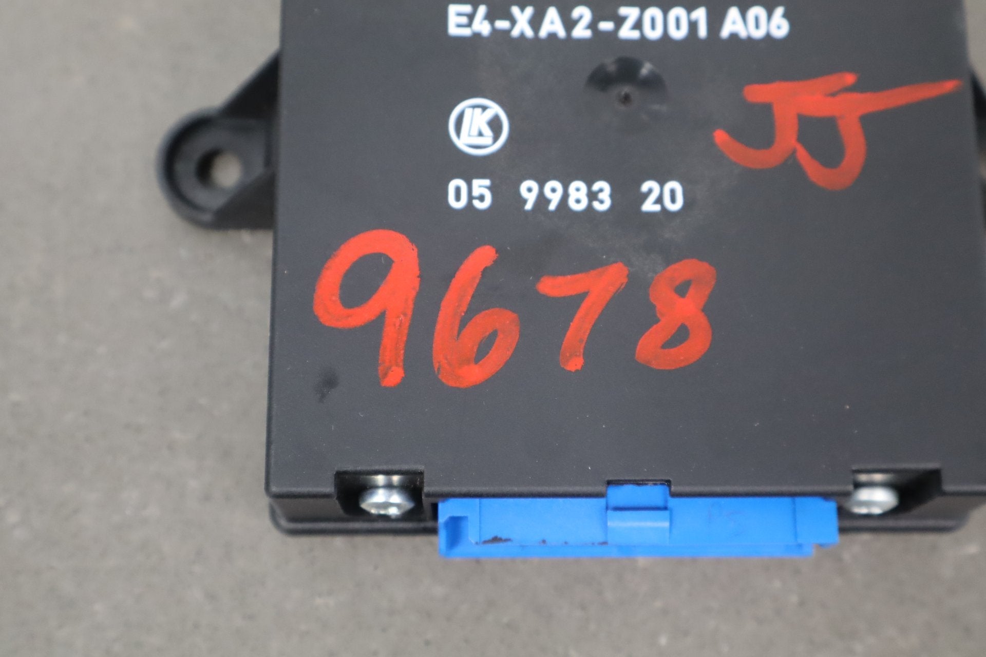 1992-1995 Chevrolet Corvette C4 FX3 Suspension Control Module 22114171