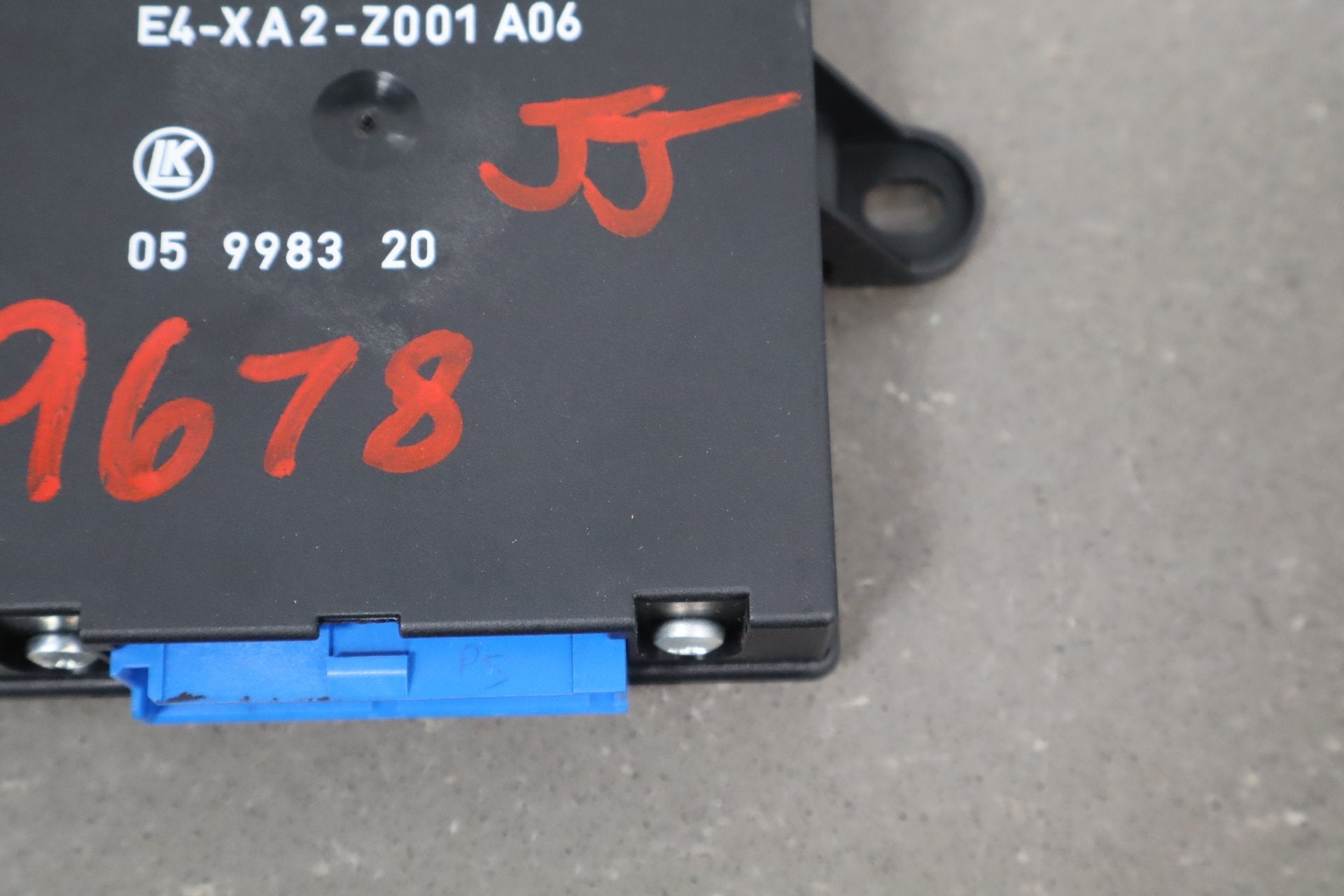 1992-1995 Chevrolet Corvette C4 FX3 Suspension Control Module 22114171