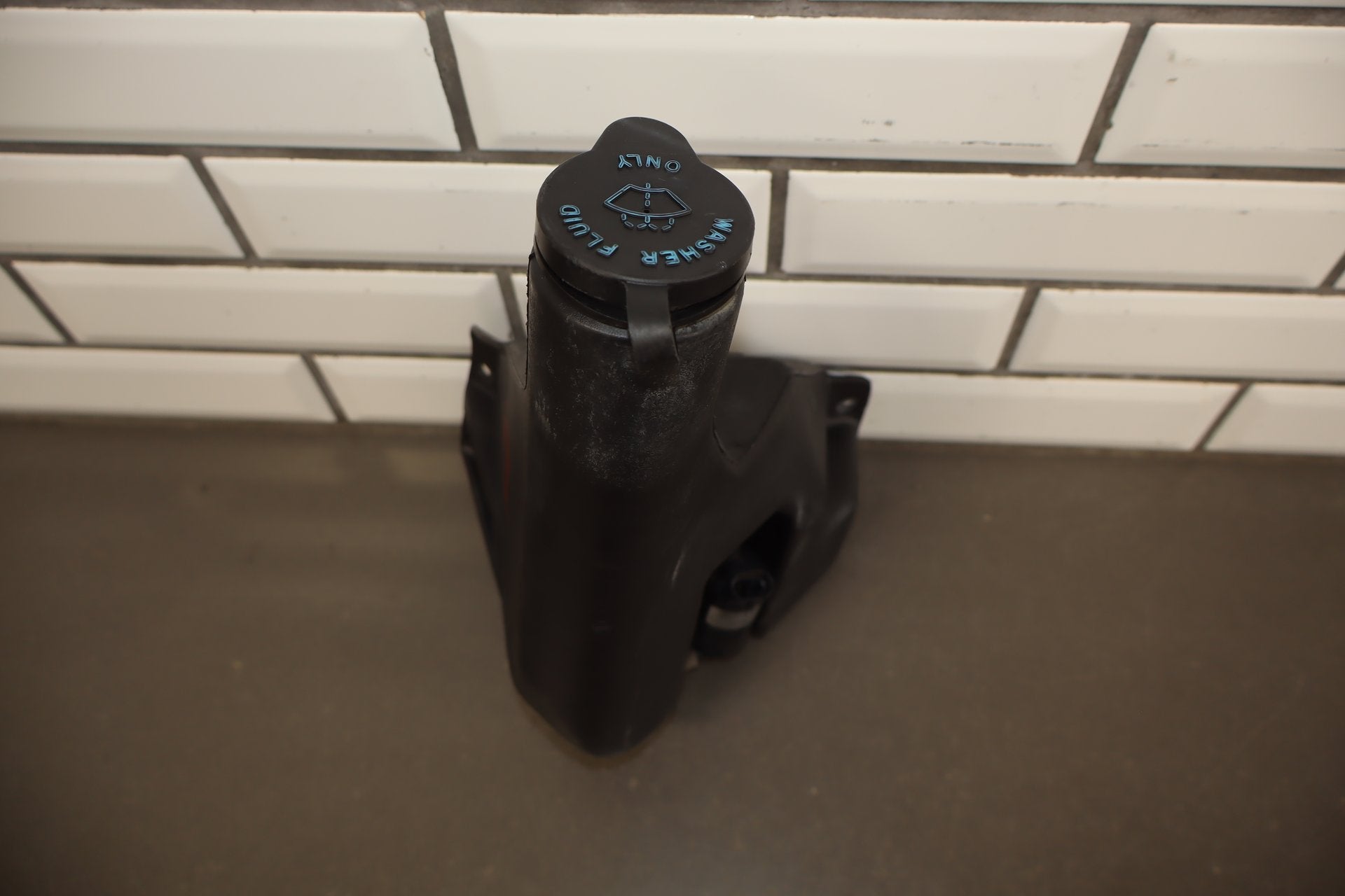 1992-1996 Chevrolet Corvette C4 Washer Bottle