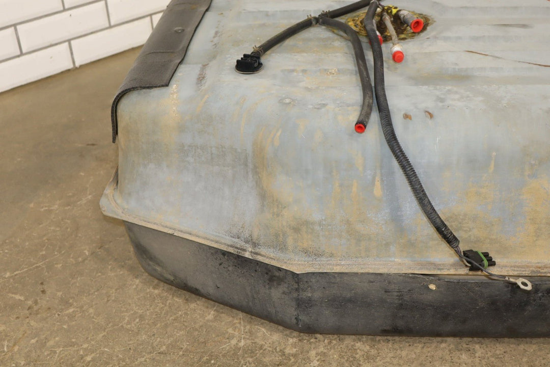 1992 - 1997 Chevrolet Suburban Fuel Tank with Pump 15662735 OEM