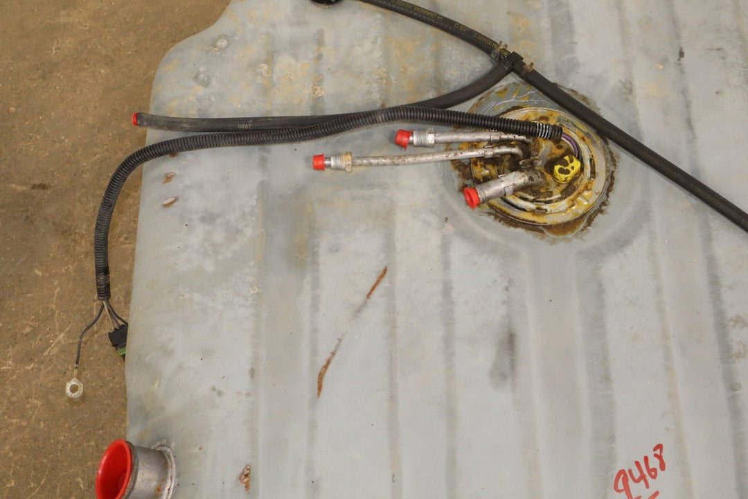 1992 - 1997 Chevrolet Suburban Fuel Tank with Pump 15662735 OEM
