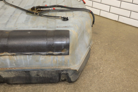 1992 - 1997 Chevrolet Suburban Fuel Tank with Pump 15662735 OEM