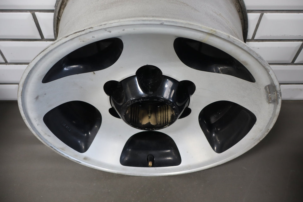 1992-1997 Toyota Land Cruiser J80- 16x8 OEM Wheel Set | Painted Centers