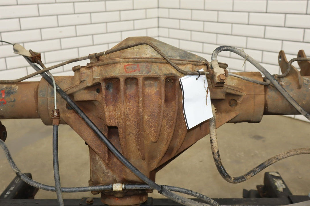 1992 - 1999 Chevrolet Suburban 2500 4.10 (GT4) Ratio Rear Axle Assembly OEM
