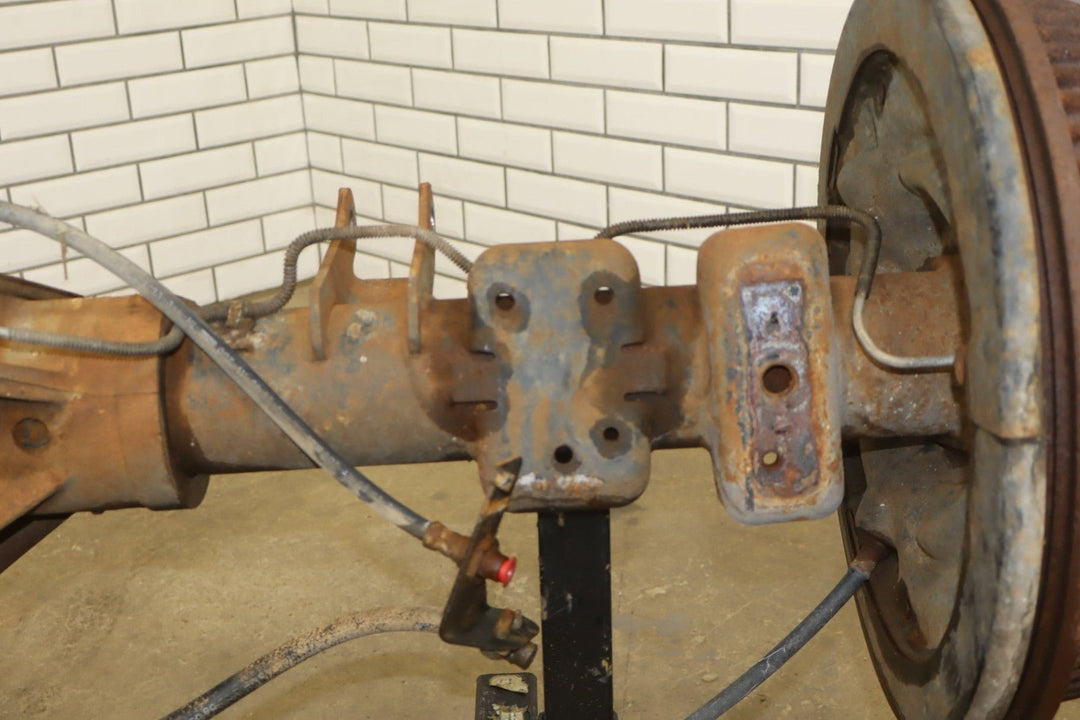 1992 - 1999 Chevrolet Suburban 2500 4.10 (GT4) Ratio Rear Axle Assembly OEM