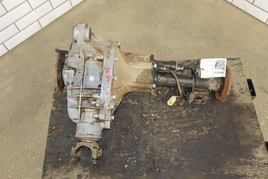 1992 - 1999 Chevrolet Suburban 2500 4WD Front Differential Assembly 4.10 GT4
