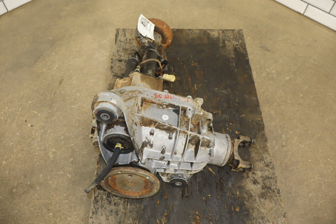 1992 - 1999 Chevrolet Suburban 2500 4WD Front Differential Assembly 4.10 GT4