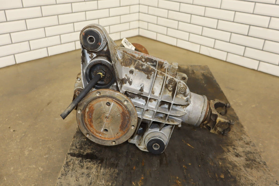 1992 - 1999 Chevrolet Suburban 2500 4WD Front Differential Assembly 4.10 GT4