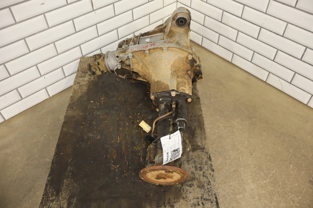 1992 - 1999 Chevrolet Suburban 2500 4WD Front Differential Assembly 4.10 GT4