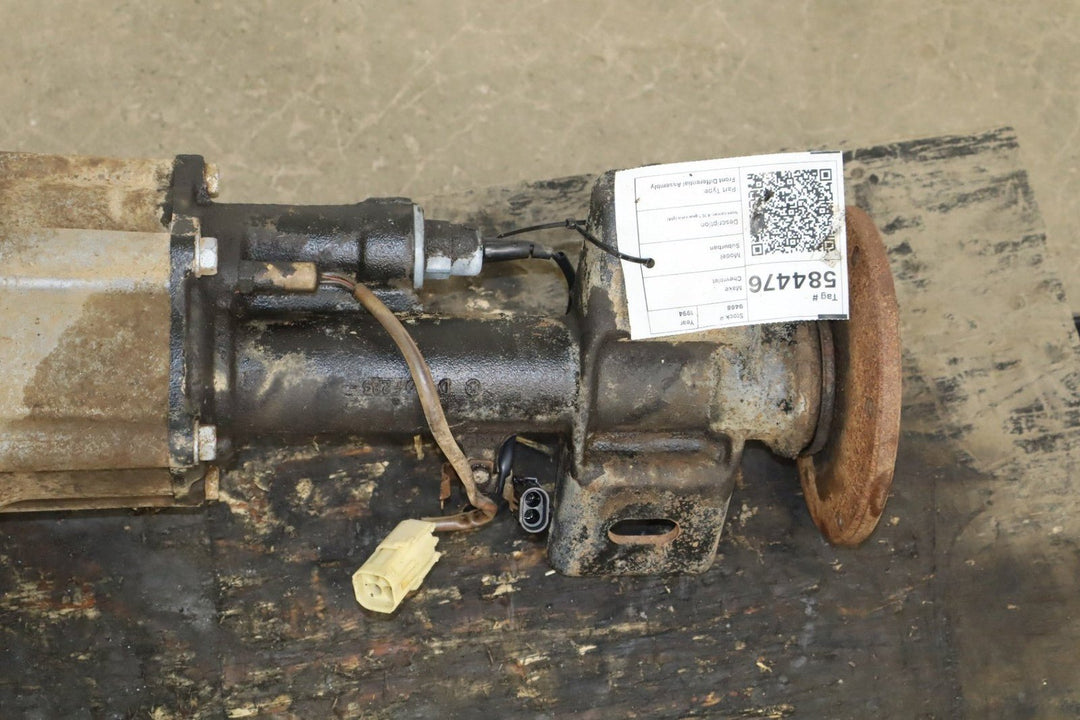 1992 - 1999 Chevrolet Suburban 2500 4WD Front Differential Assembly 4.10 GT4