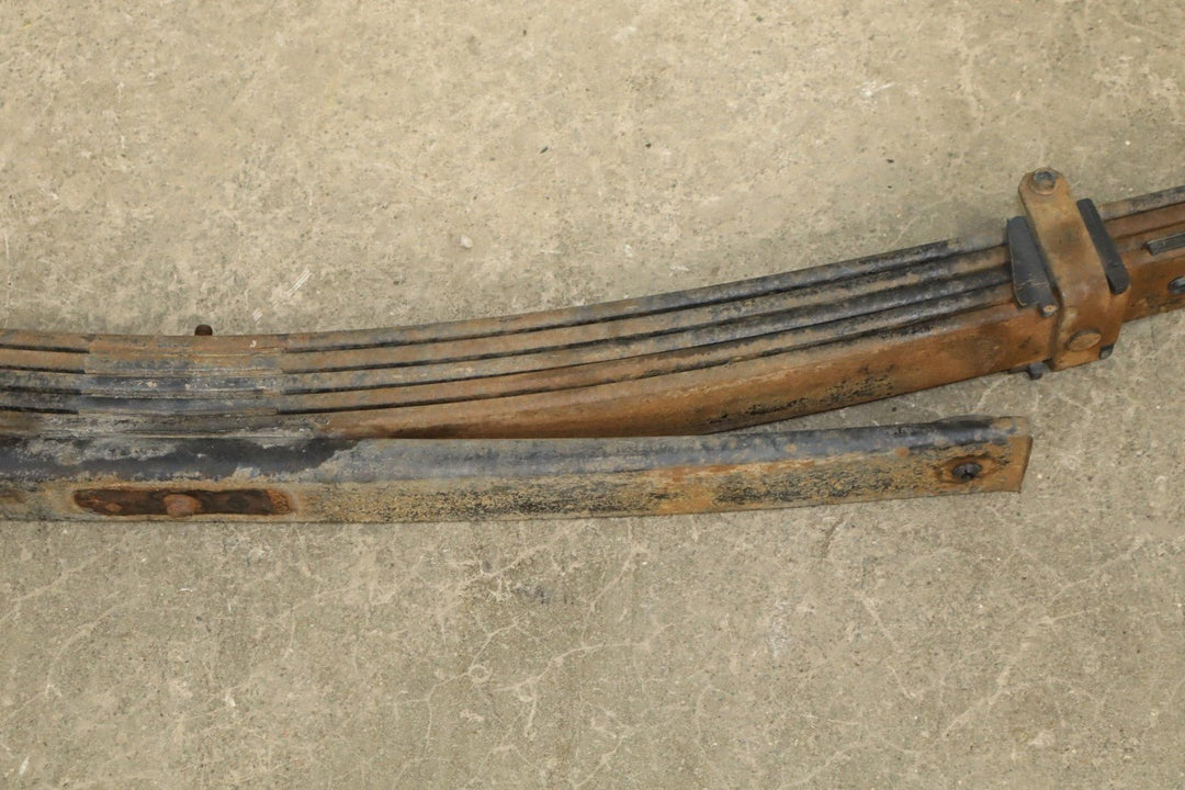 1992 - 1999 Chevrolet Suburban 2500 Rear Leaf Spring 15644918 OEM Pair (2)