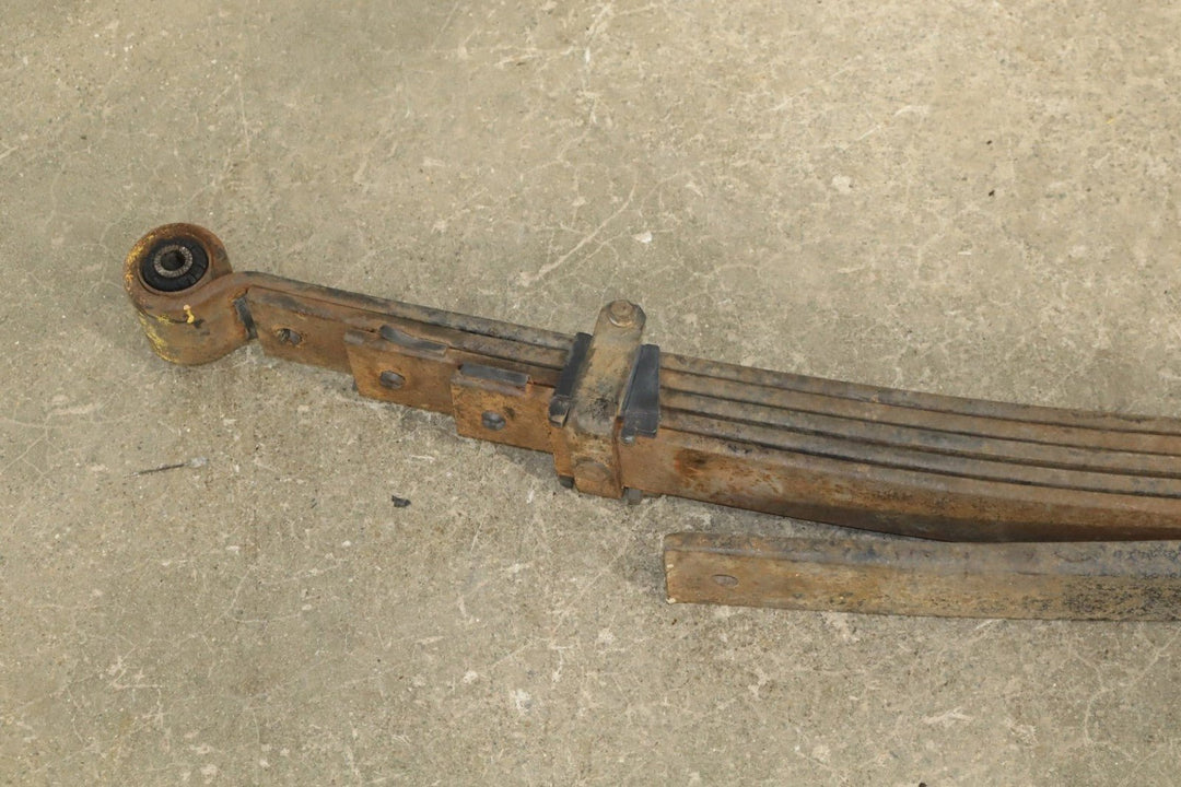 1992 - 1999 Chevrolet Suburban 2500 Rear Leaf Spring 15644918 OEM Pair (2)
