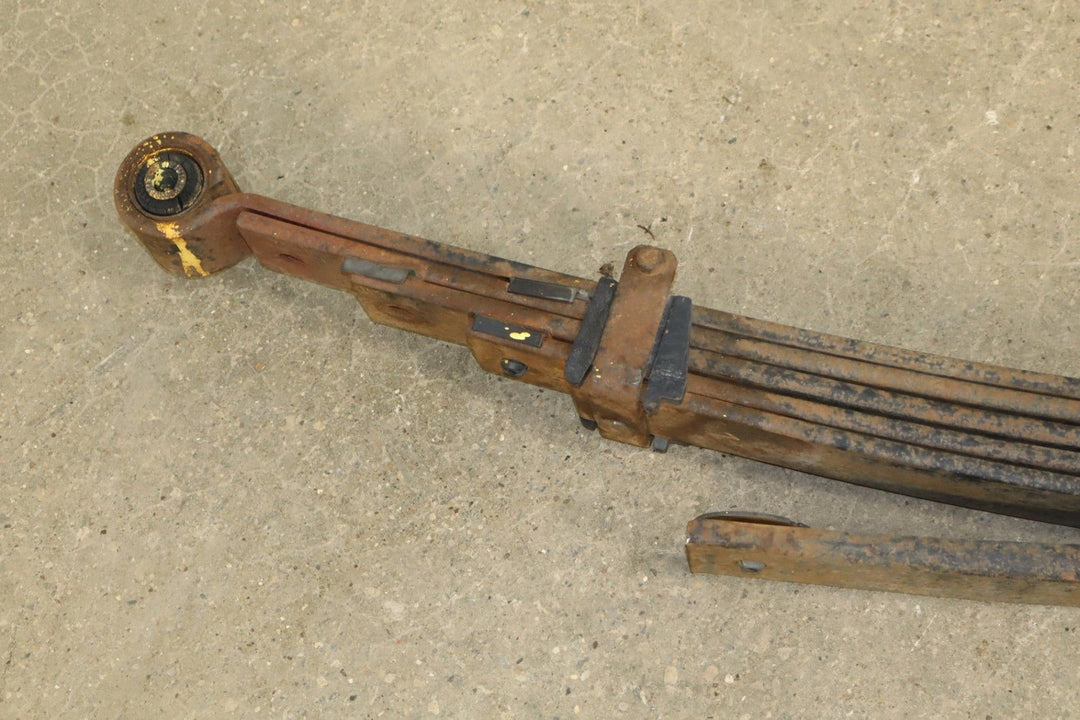 1992 - 1999 Chevrolet Suburban 2500 Rear Leaf Spring 15644918 OEM Pair (2)