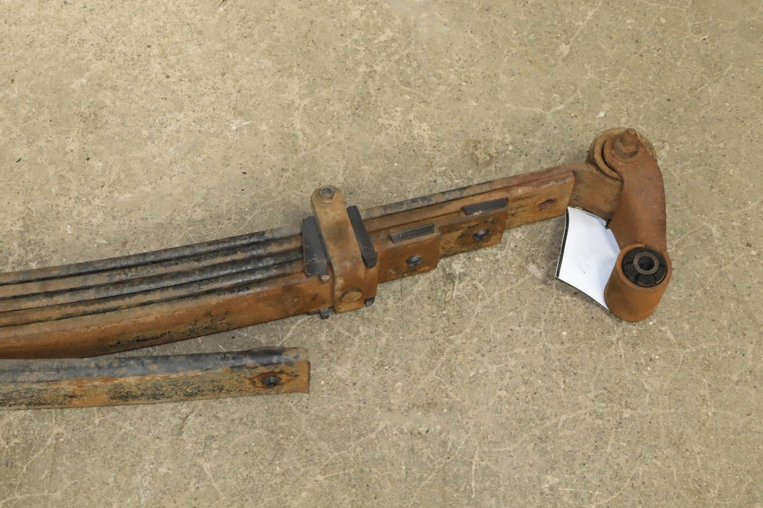 1992 - 1999 Chevrolet Suburban 2500 Rear Leaf Spring 15644918 OEM Pair (2)