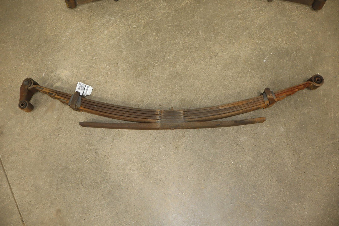 1992 - 1999 GMC Suburban 2500 Rear Leaf Springs Pair Left/Right 15030575 OEM