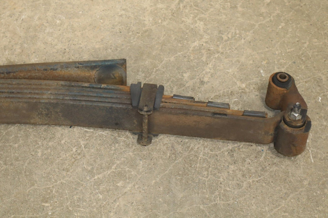 1992 - 1999 GMC Suburban 2500 Rear Leaf Springs Pair Left/Right 15030575 OEM