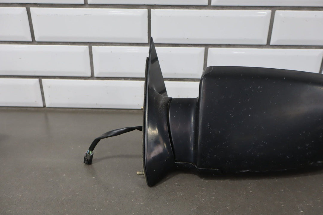1992 - 2000 GMC Suburban Left Door Mirror Olympic White 50 15764757