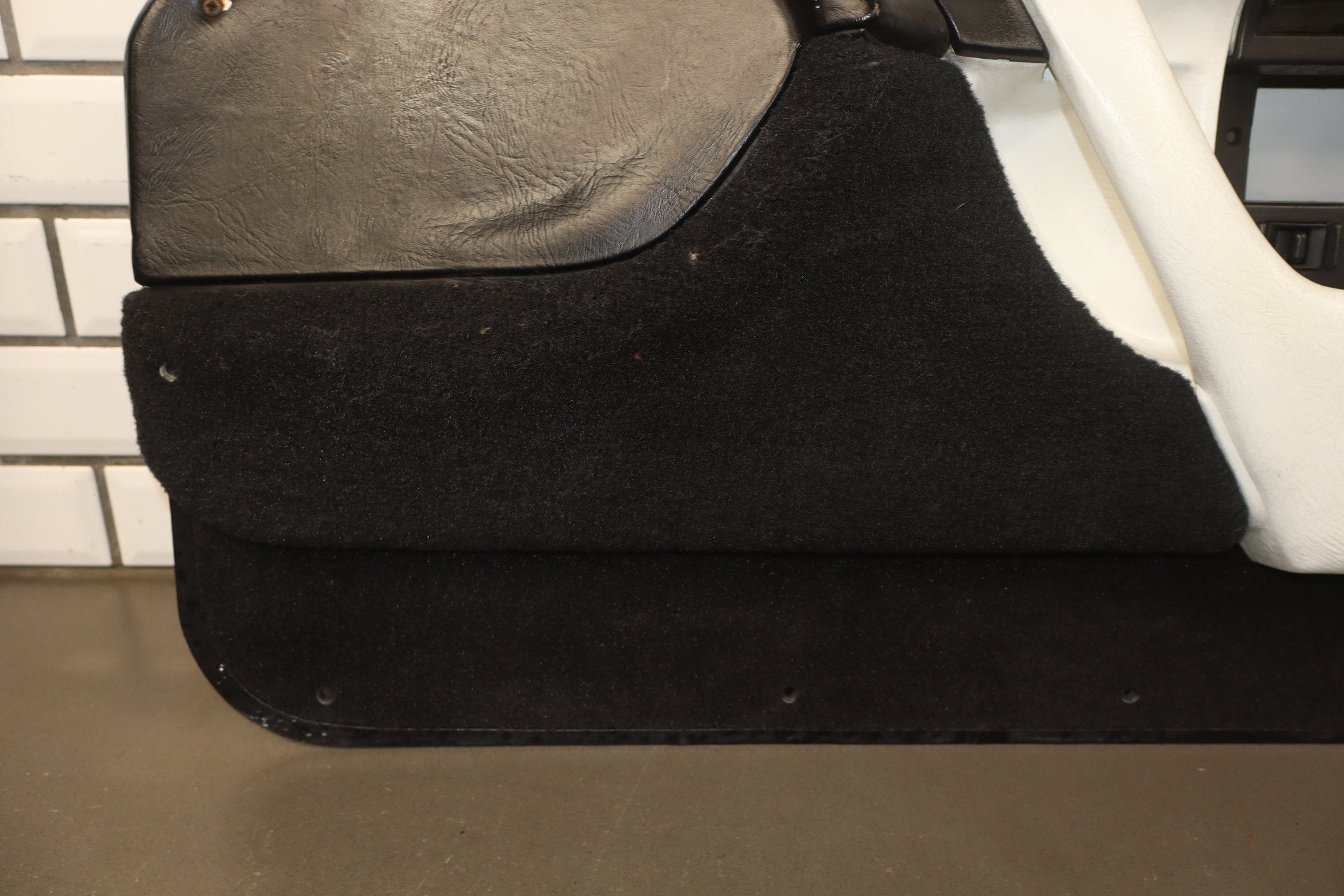 1992 Chevrolet Corvette Convertible Pair- Front Trim Panels White 10085975