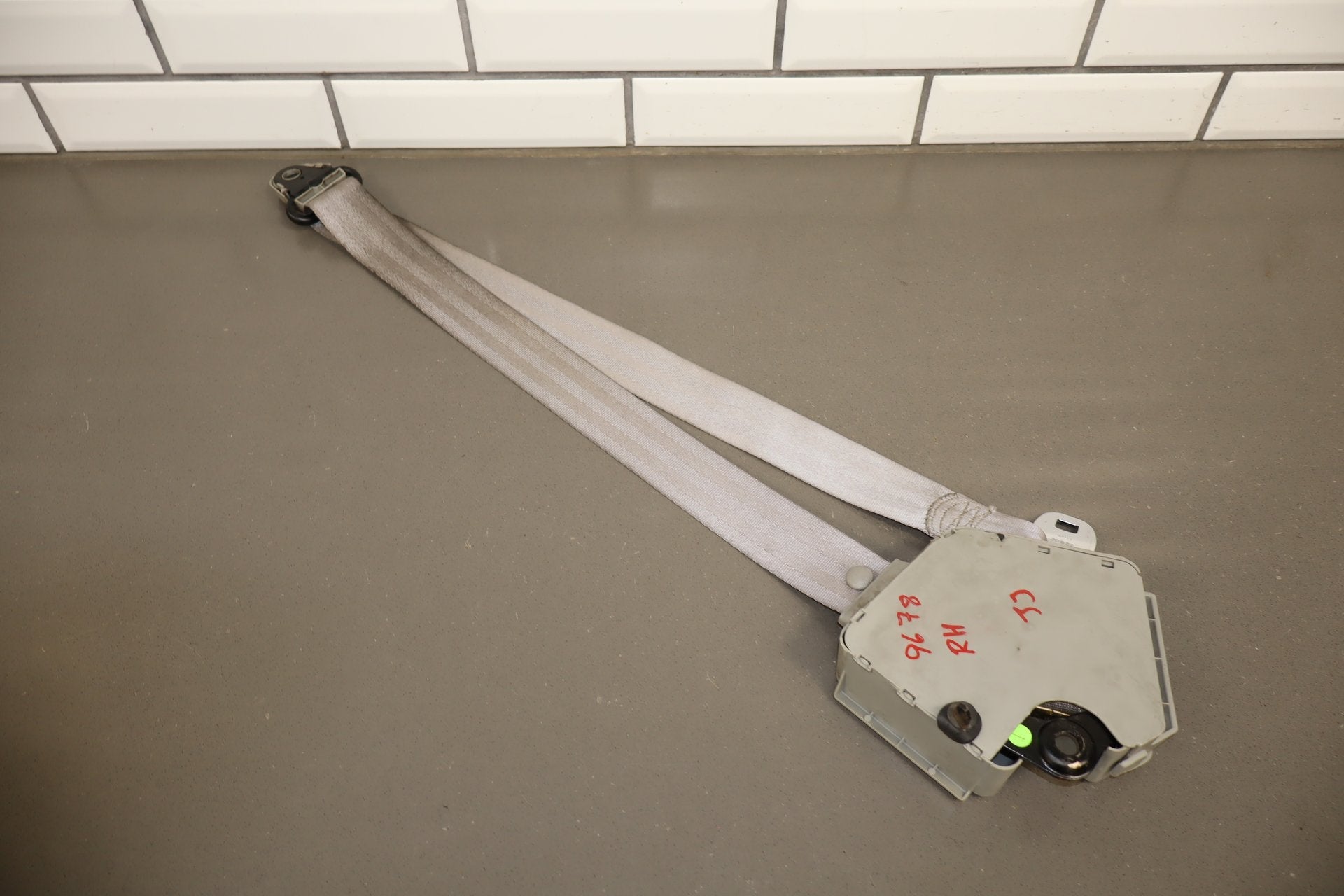 1992 Chevrolet Corvette Pair- Front Seat Belts Light Gray