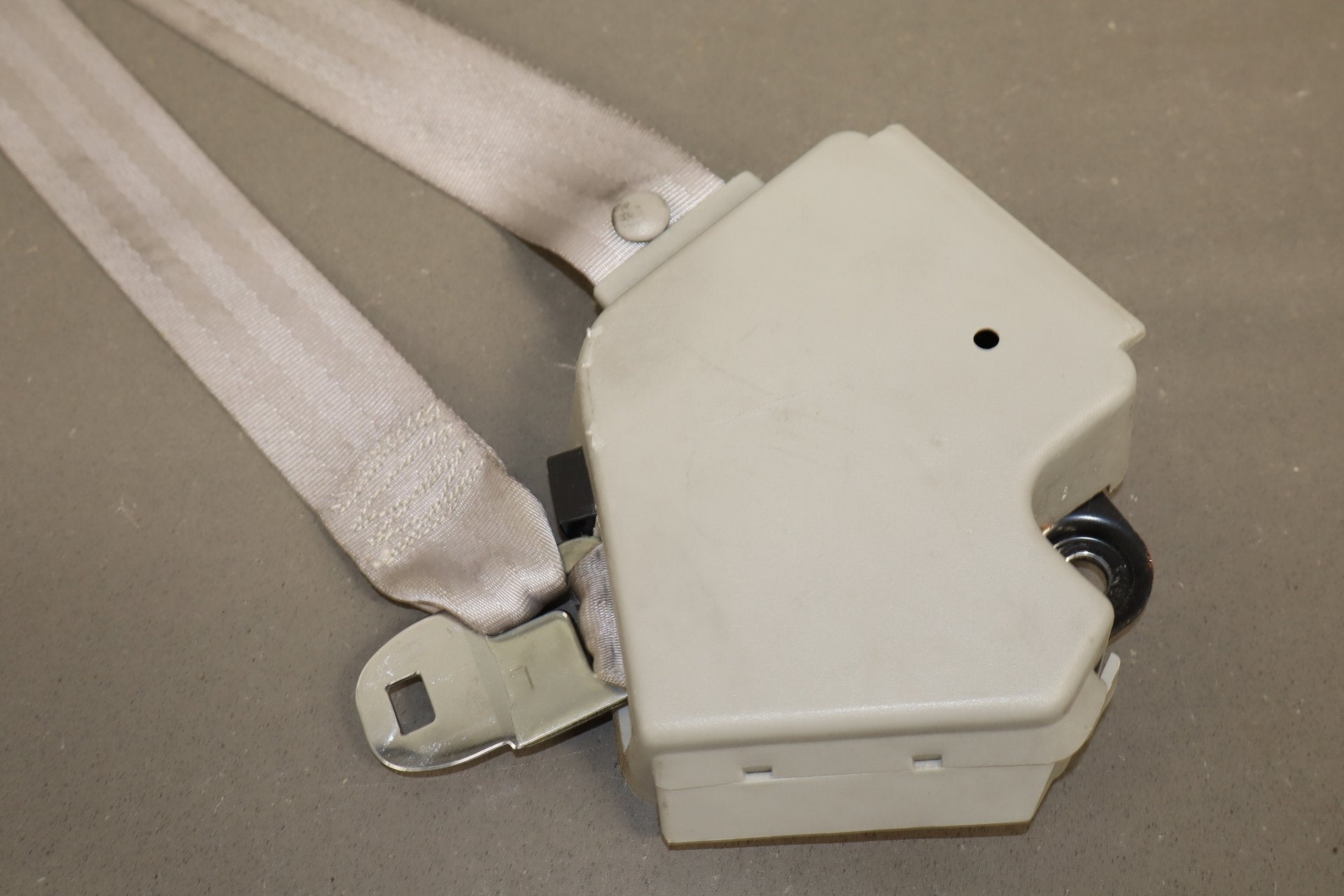 1992 Chevrolet Corvette Pair- Front Seat Belts Light Gray