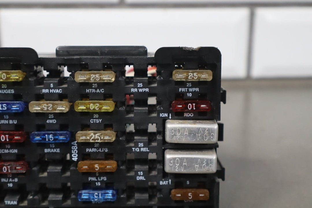 1992 GMC Sierra GMT400 5.7 Gasoline Cabin Fuse Box