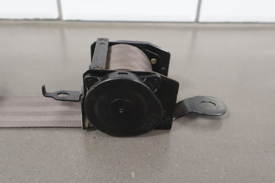 1992 Toyota Land Cruiser 2nd Row Left Seat Belt Retractor *Tested*