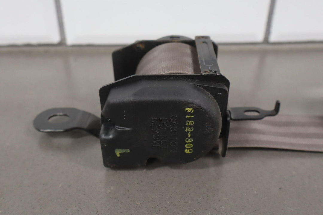 1992 Toyota Land Cruiser 2nd Row Left Seat Belt Retractor *Tested*