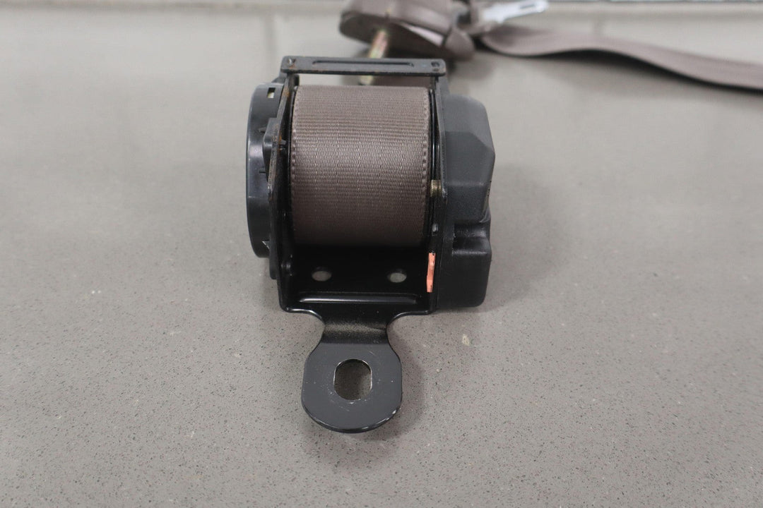 1992 Toyota Land Cruiser 2nd Row Left Seat Belt Retractor *Tested*