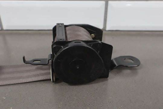 1992 Toyota Land Cruiser 2nd Row Right Seat Belt Retractor *Tested*