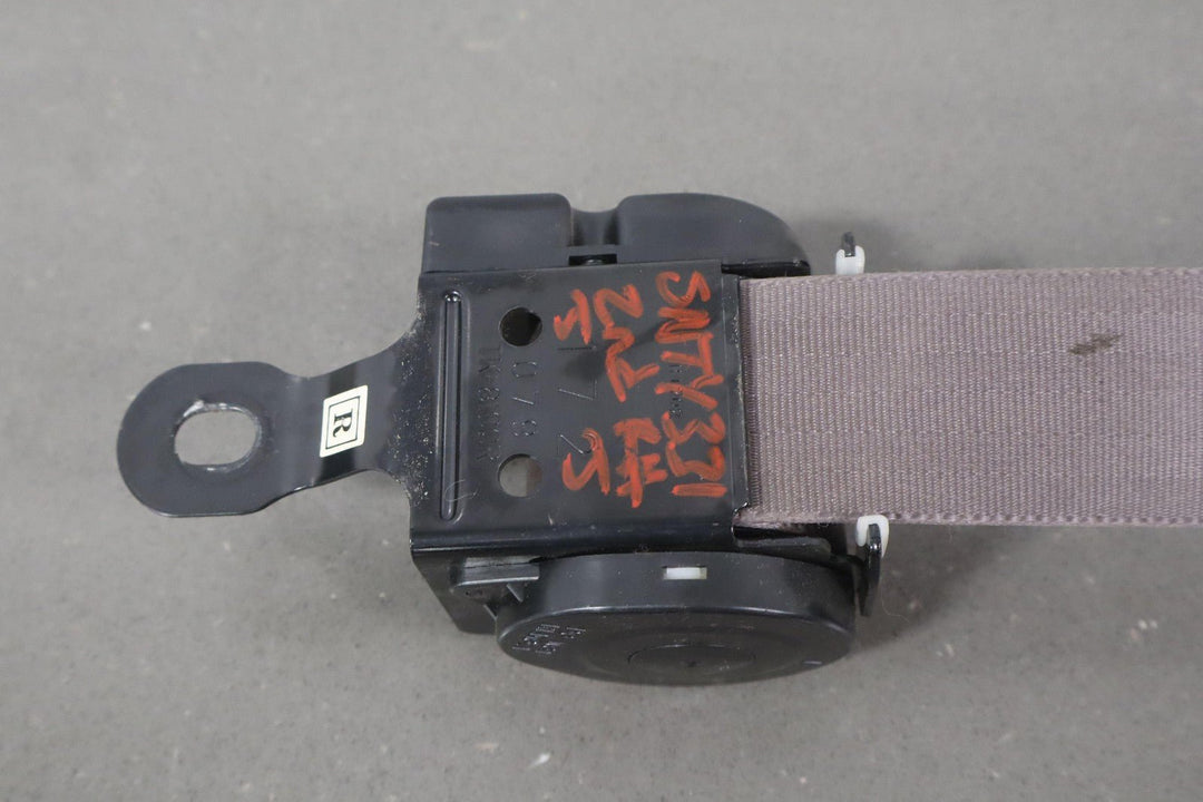 1992 Toyota Land Cruiser 2nd Row Right Seat Belt Retractor *Tested*