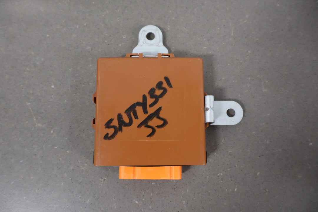 1992 Toyota Land Cruiser Door Control Relay Module OEM