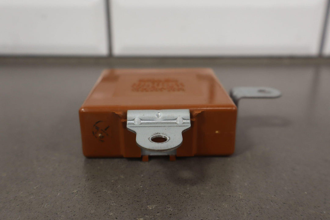 1992 Toyota Land Cruiser Door Control Relay Module OEM