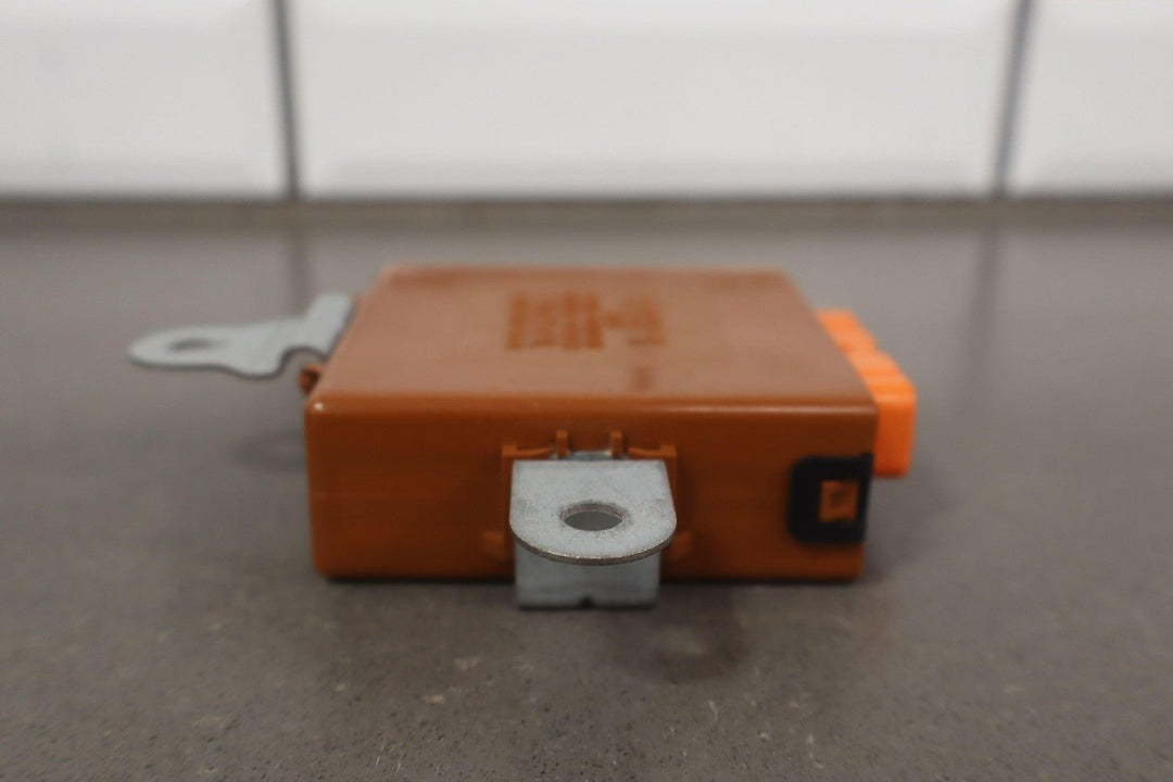 1992 Toyota Land Cruiser Door Control Relay Module OEM