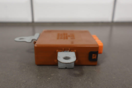 1992 Toyota Land Cruiser Door Control Relay Module OEM