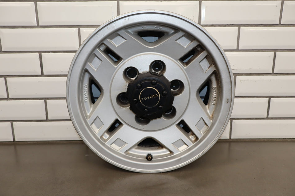 1992 Toyota Land Cruiser FJ80 15x7 Alloy Wheel Silver Split Spoke Curb Rash