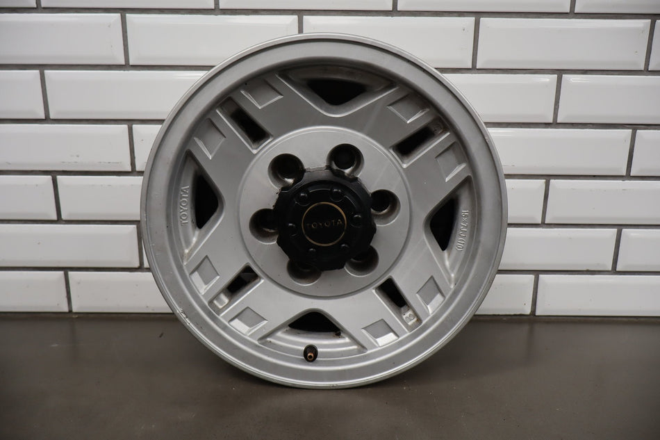 1992 Toyota Land Cruiser FJ80 15x7 Alloy Wheel Silver Split Spoke Curb Rash