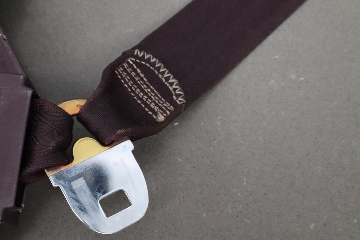 1993-1996 Cadillac Fleetwood Brougham Left Front Seat Belt Bordeaux Red 75