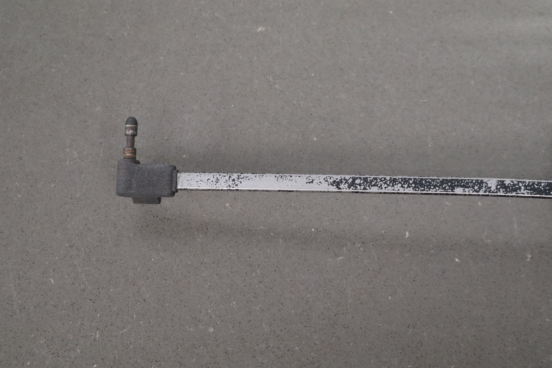 1993-1996 Cadillac Fleetwood Brougham Wiper Arm Pair