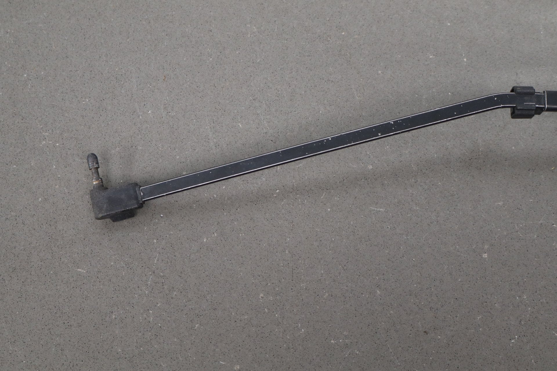 1993-1996 Cadillac Fleetwood Brougham Wiper Arm Pair