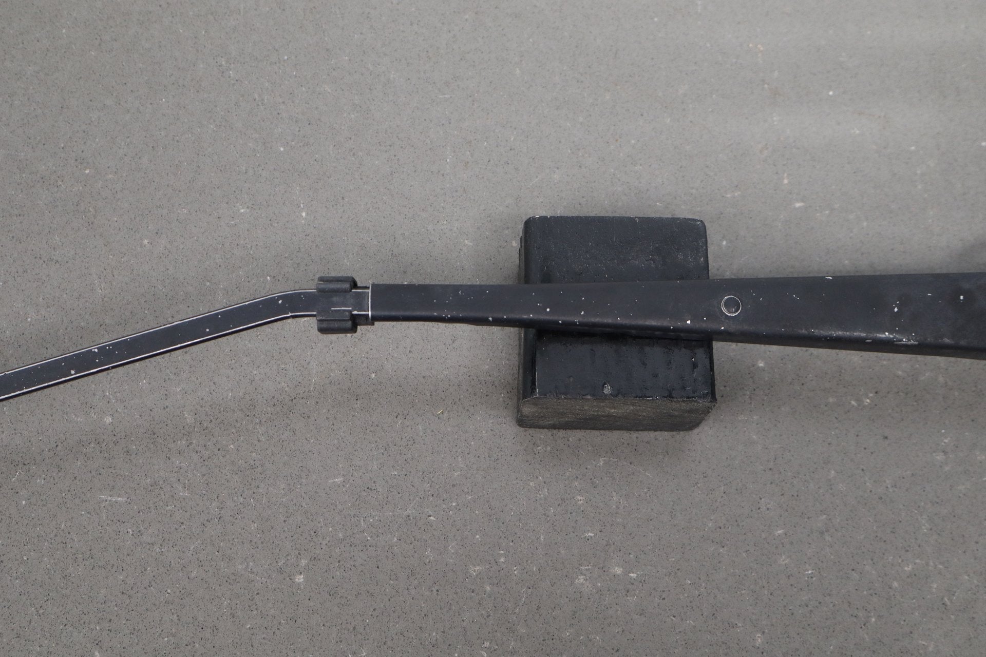 1993-1996 Cadillac Fleetwood Brougham Wiper Arm Pair