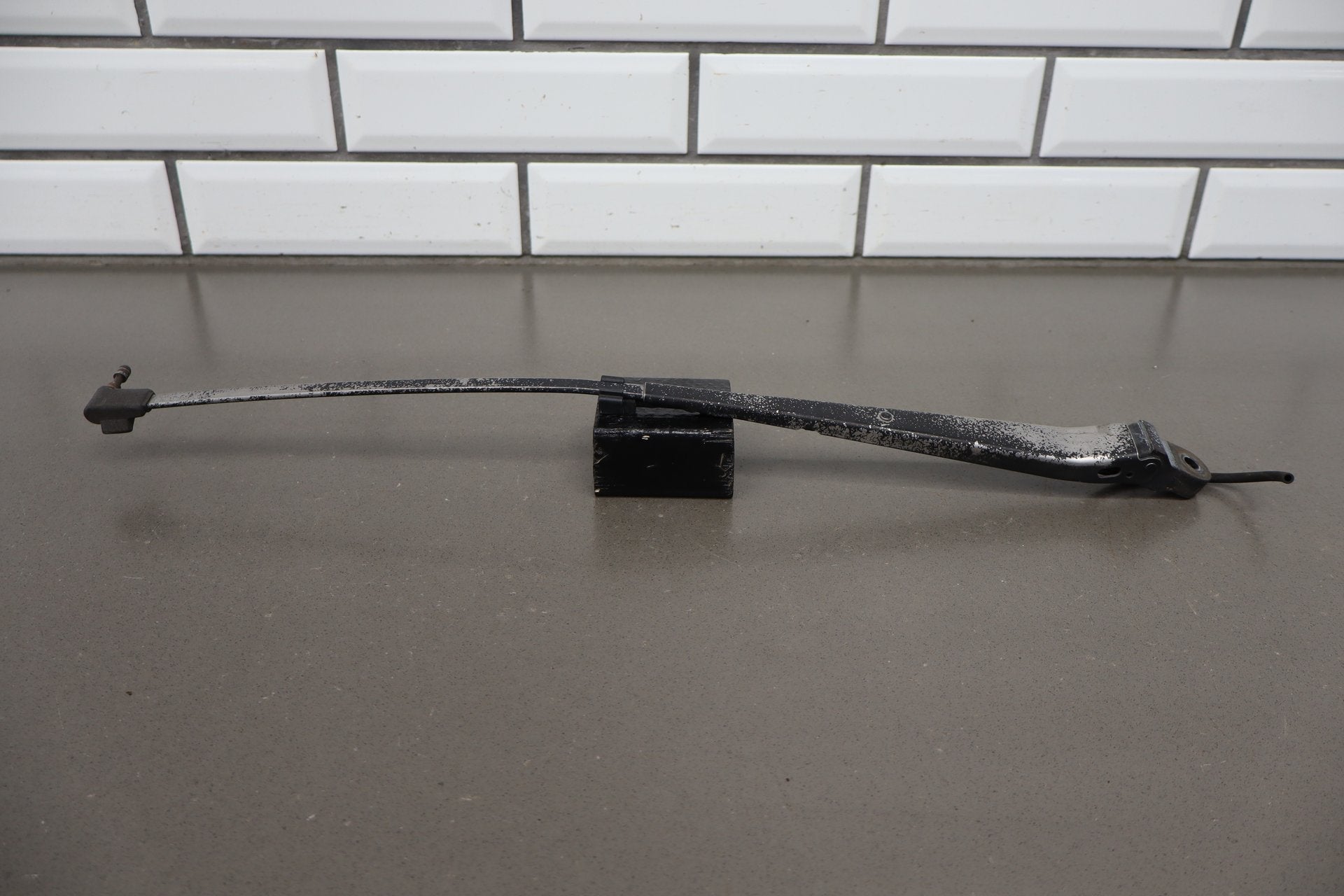 1993-1996 Cadillac Fleetwood Brougham Wiper Arm Pair
